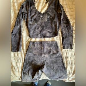 LULULEMON ALIGN™ HIGH-RISE SHORT 8"
Diamond Dye Graphite Grey
Size: 8